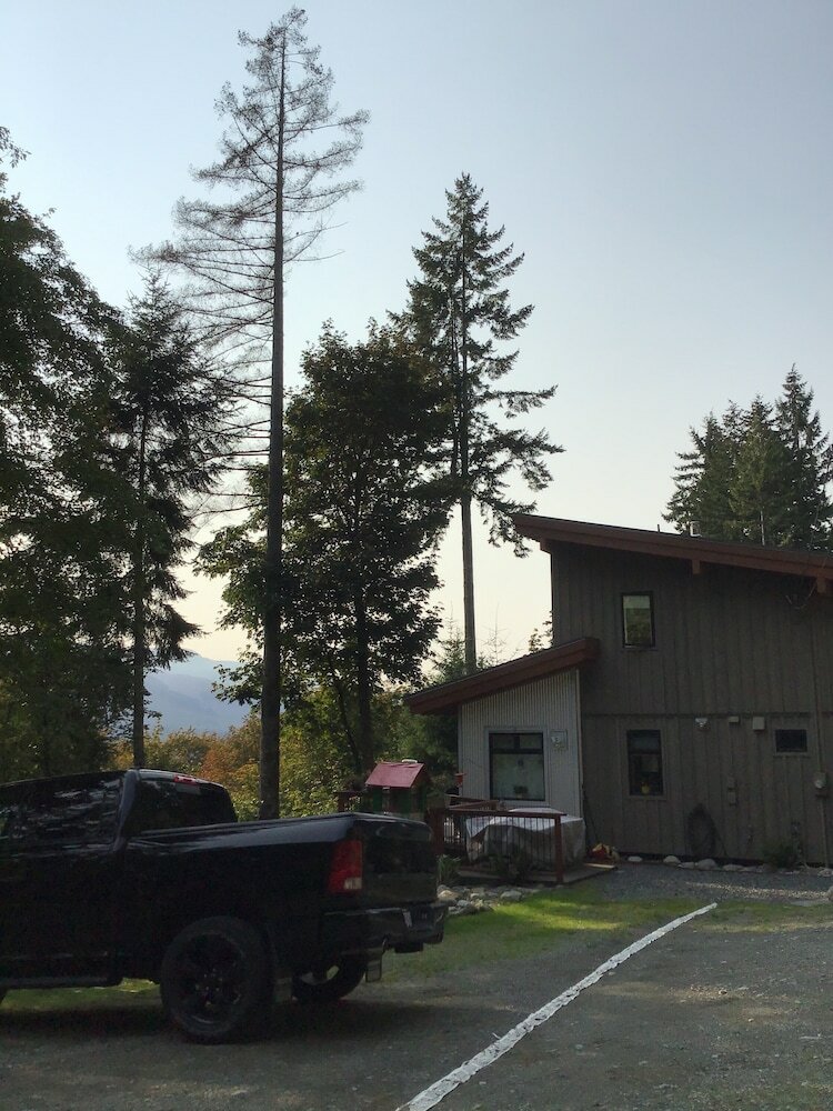 Фото Youbou Lake House