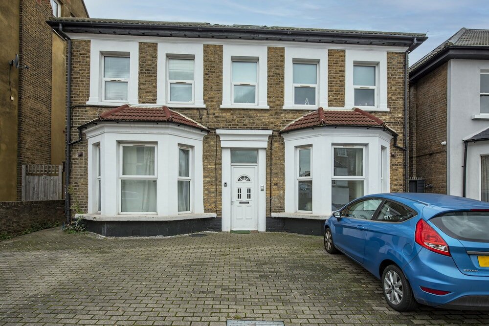 Фото West Ealing Svd Apt. - 2 Bedroom 2 Bath