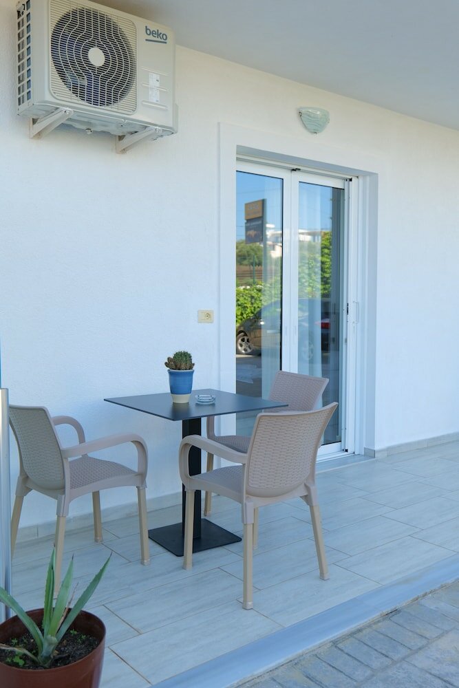 Фото Shark Hotel