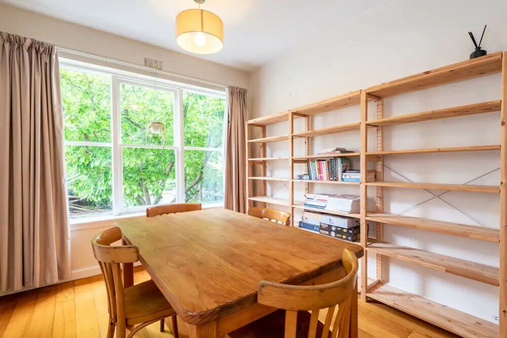 Фото Sunny 1 Bedroom Flat in Quiet St Kilda With Parking