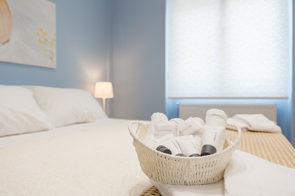 Фото Grandma's Chic & Bright Athenian Home with a Patio