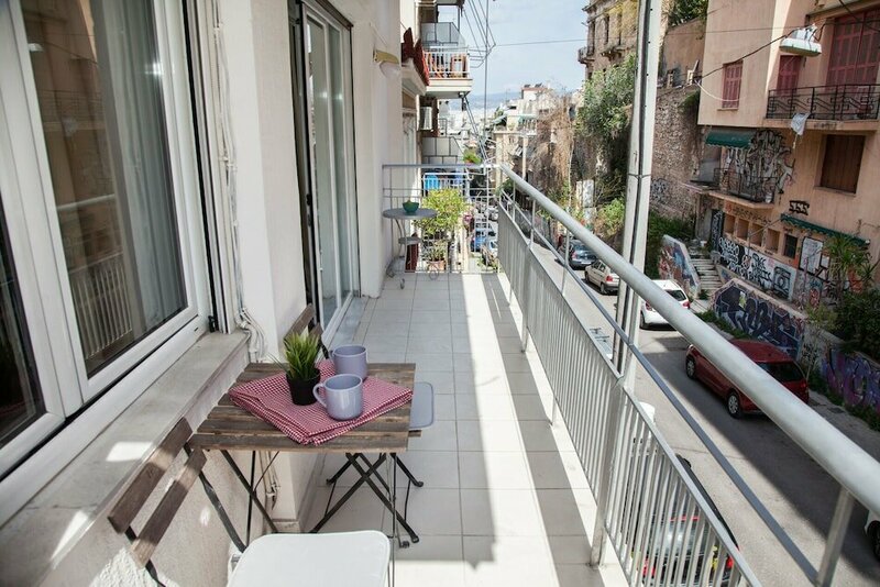 Гостиница Chic 1 Bedroom Heaven in Athens в Афинах
