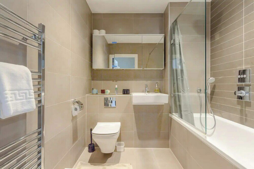 Фото Chic 2bd Flat With Roof Terrace - Kilburn