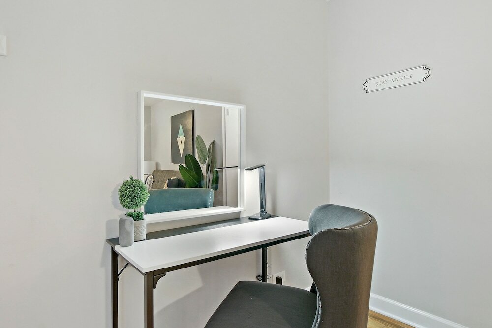 Фото Cozy 1br Serene Apt in Bowmanville