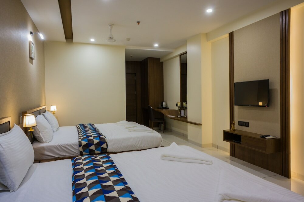 Фото Gnine, Surat