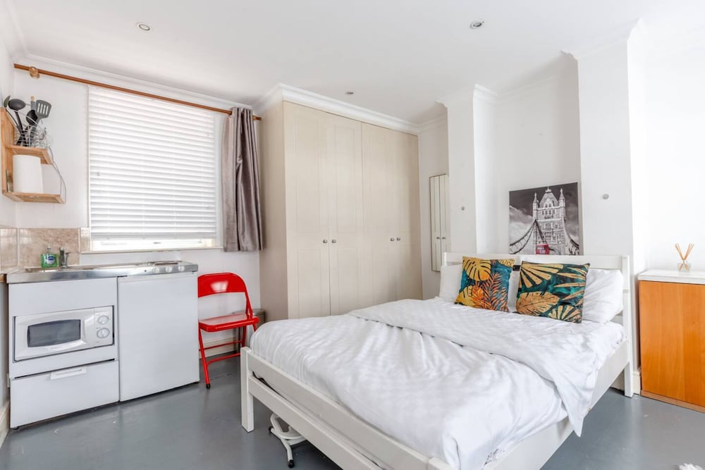 Фото Cosy Self-contained Studio in Aldgate