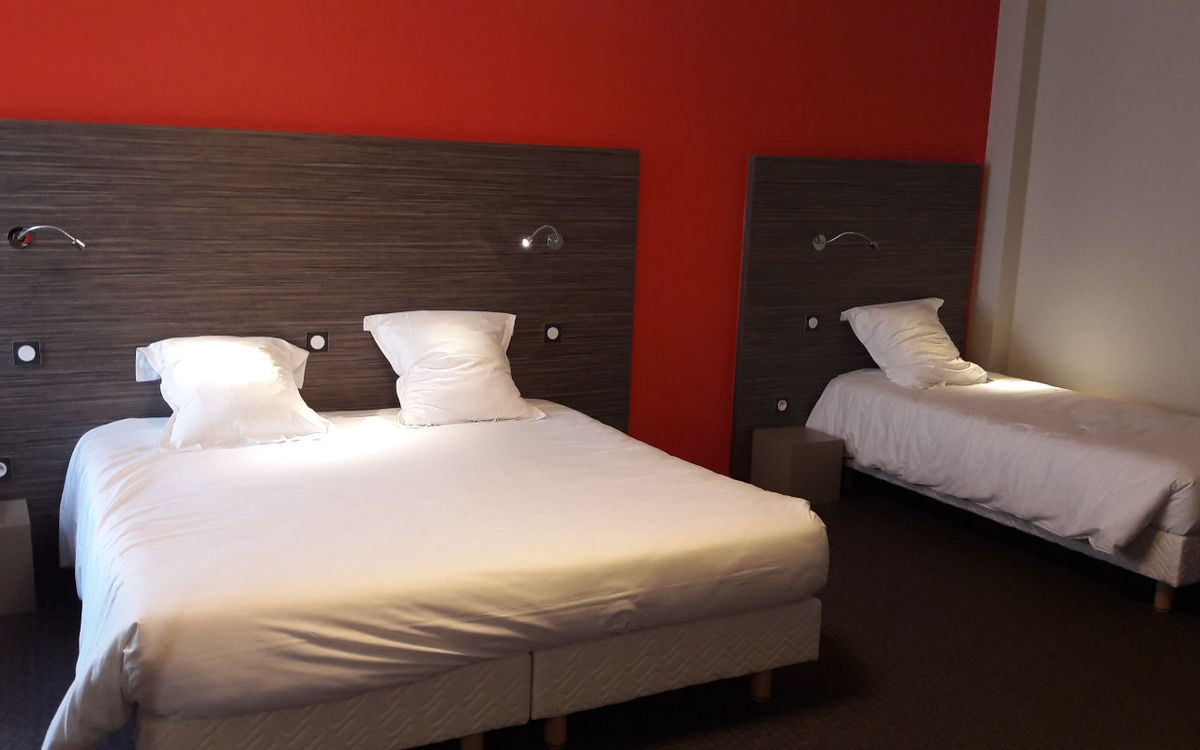 Фото Logis Hôtel À La Bonne Auberge