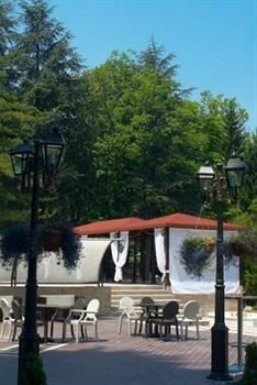 Гостиница Holiday Village Diplomat в Пернике