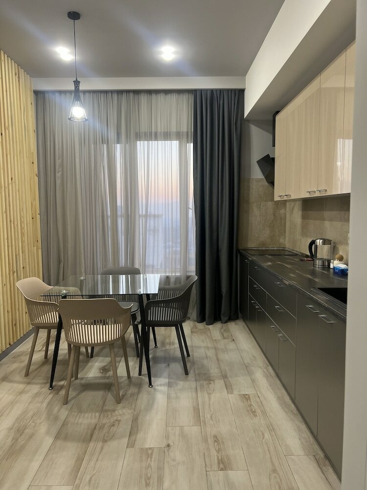 Фото Rooftop City View apartments