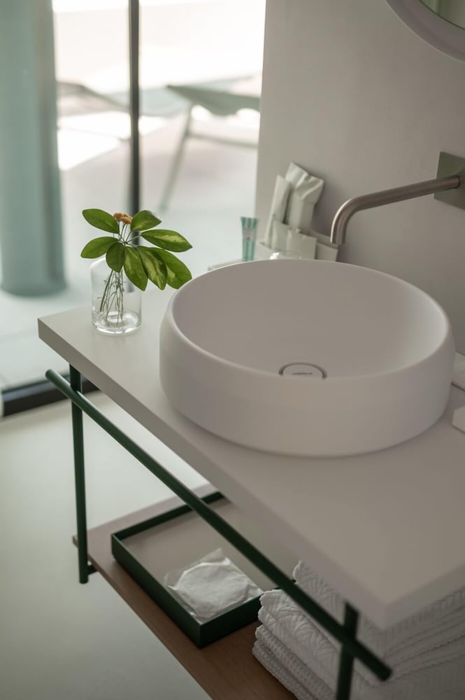 Фото Laguna Faro Suites - Adults Only & Free Beach