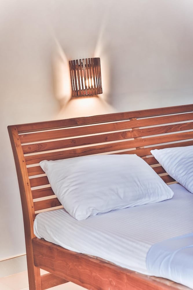 Фото Rupa's Hotel Arugambay