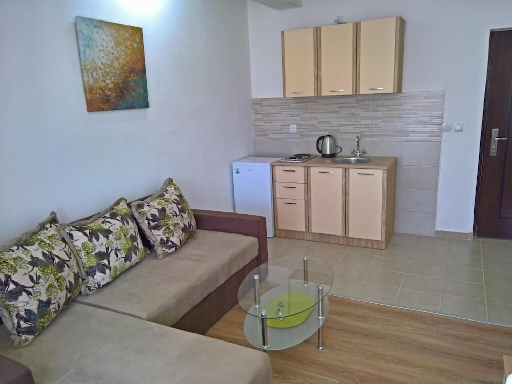 Фото La Porta Apartments