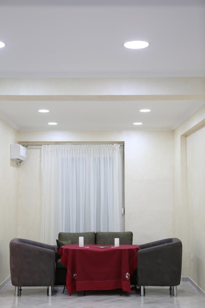 Фото Hotel New York Kamez