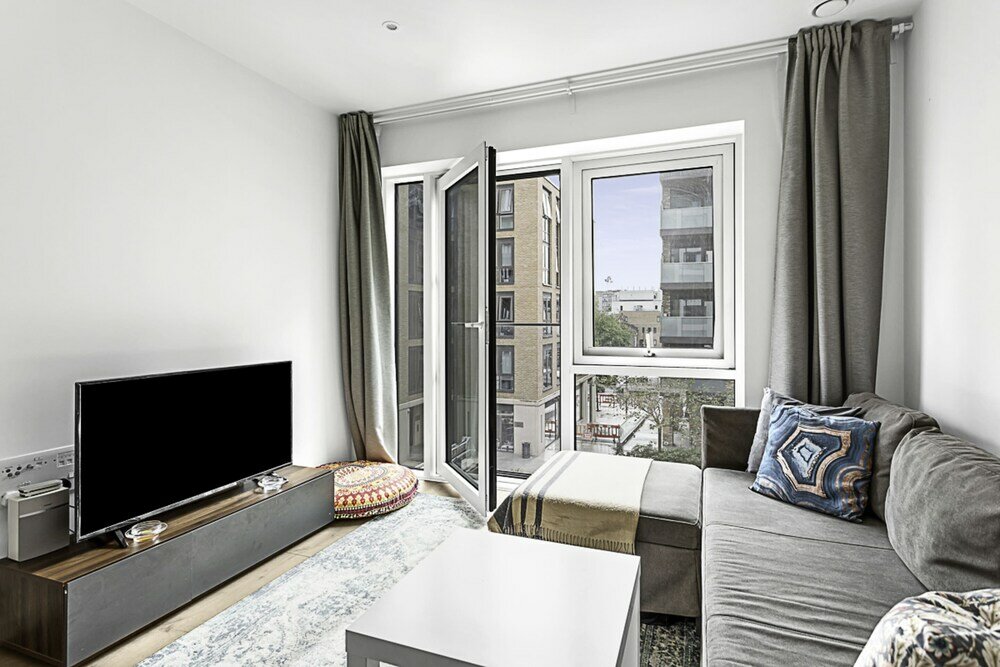 Фото Stylish Flat In Battersea Reach