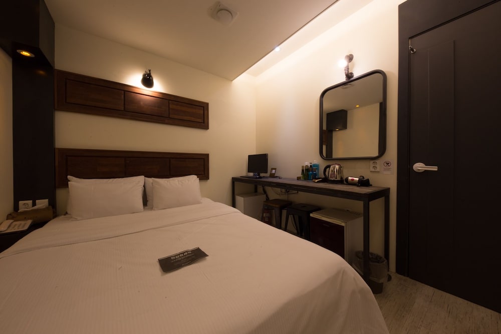 Фото Achasan Station Wall Hotel