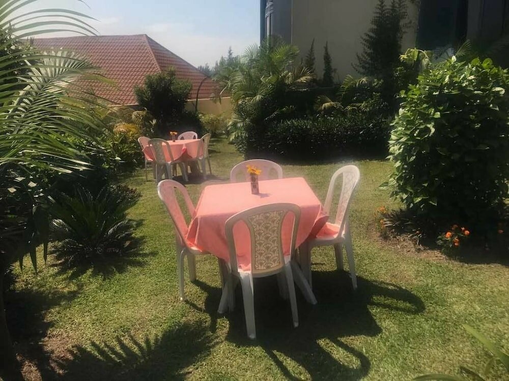 Фото Kingsmen Suites