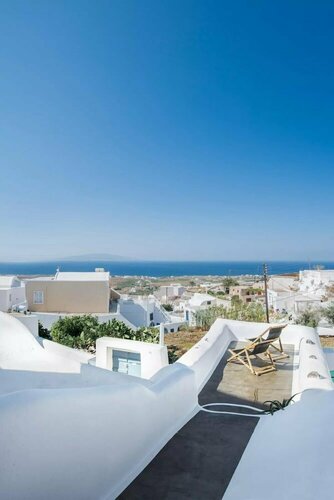 Гостиница Two Bedroom Villa With Private Indoor Cave Pool