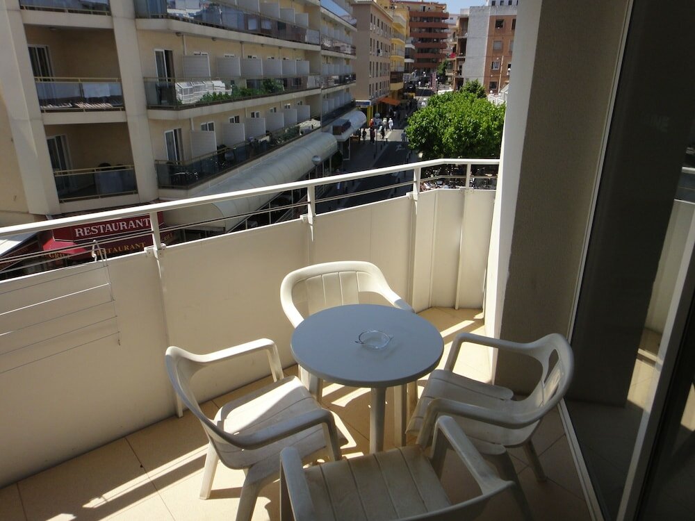 Фото Apartamentos Lloret Sun