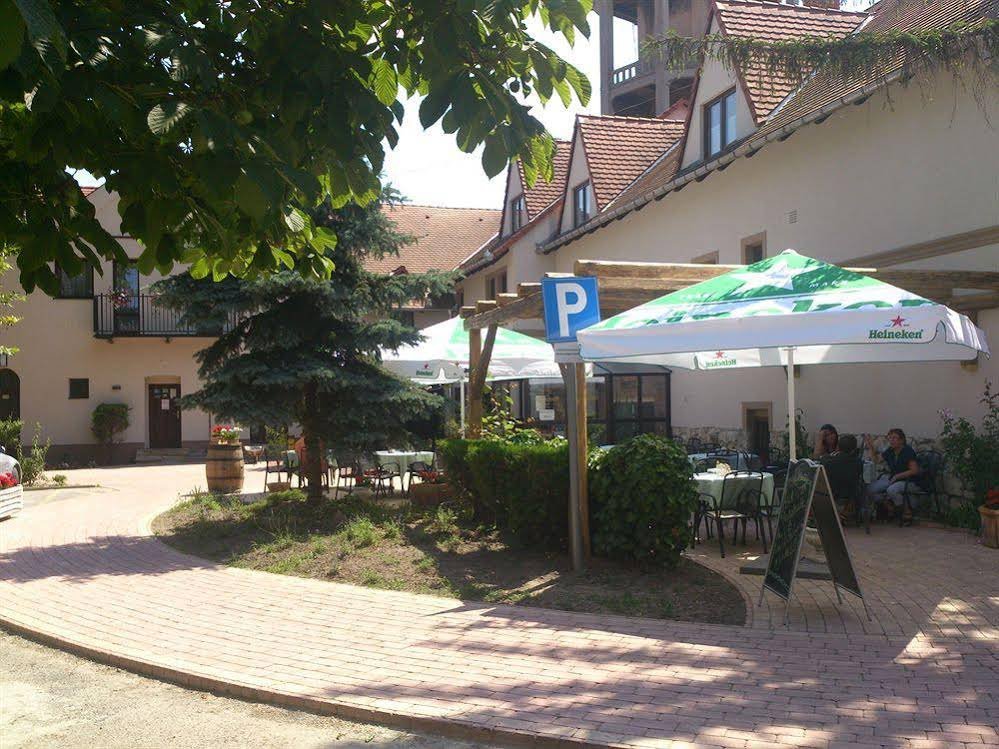 Фото Revesz Hotel