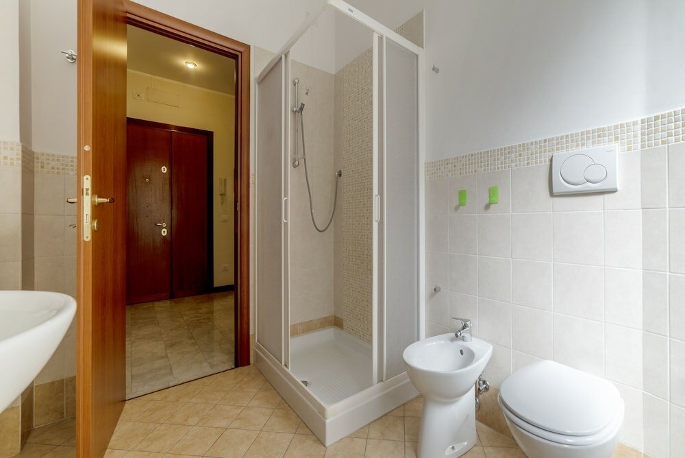 Фото Piazza Re di Roma Apartment