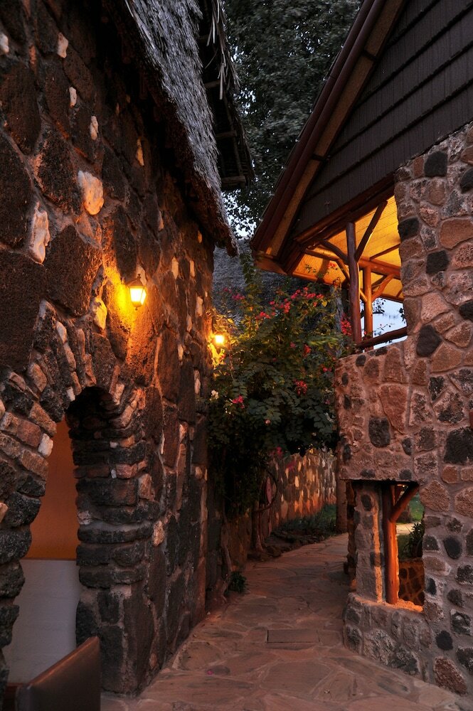 Фото Kilaguni Serena Safari Lodge