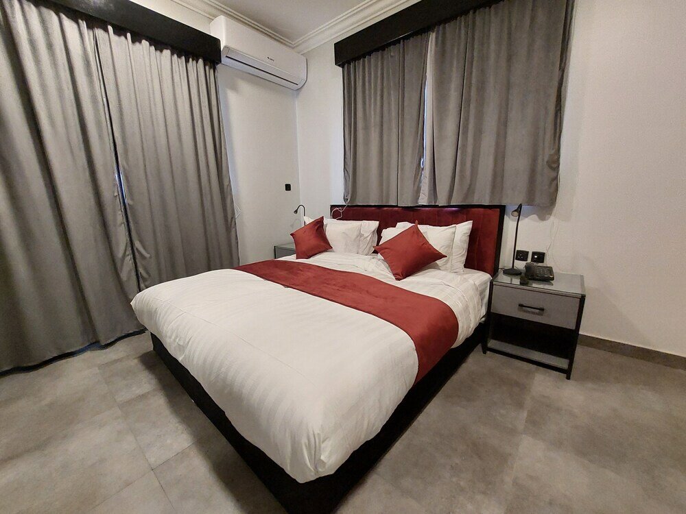 Фото Karims Hotel