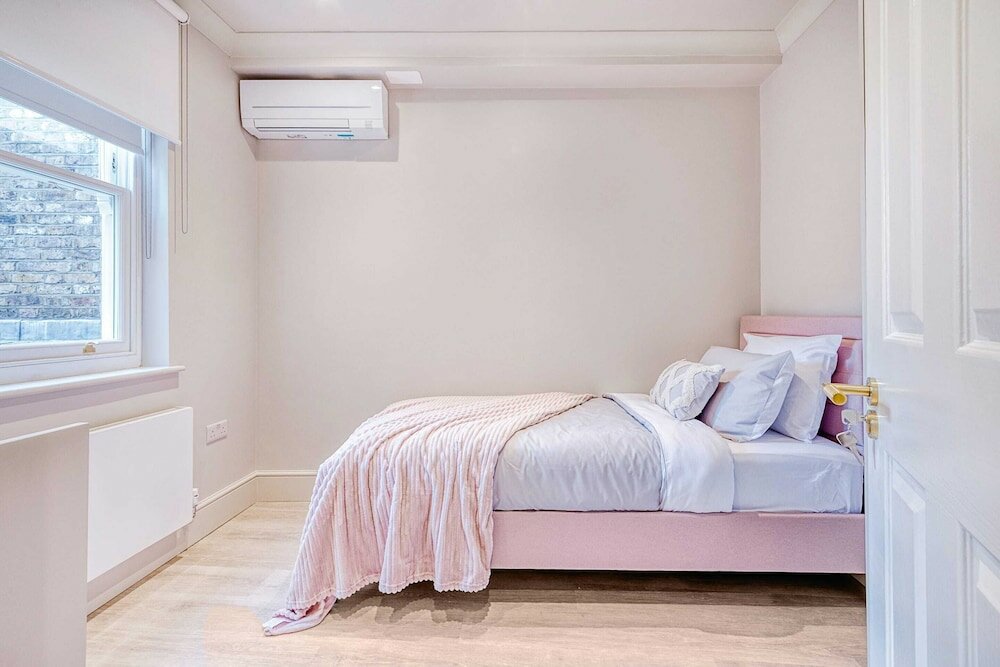 Фото Marble Arch Suite 3-hosted by Sweetstay