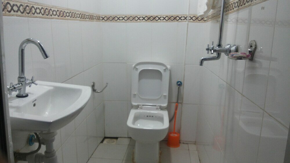 Фото Continental Hotel Gulu