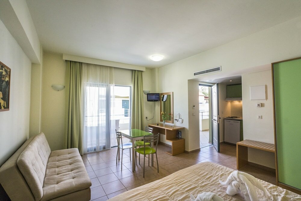 Фото Athina Beach Hotel
