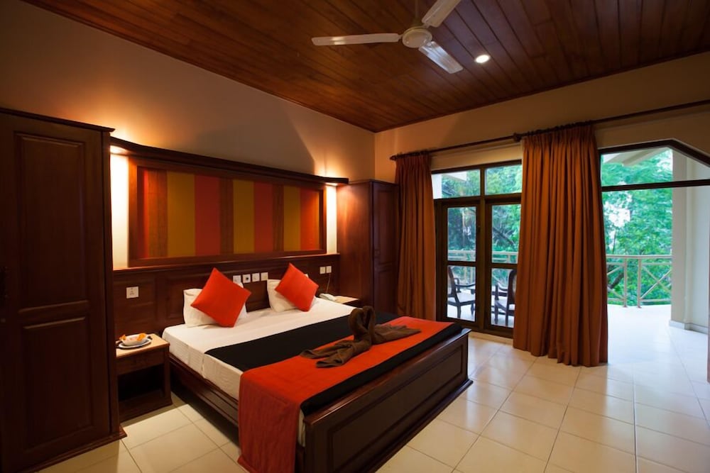 Фото Pelwehera Village Resort
