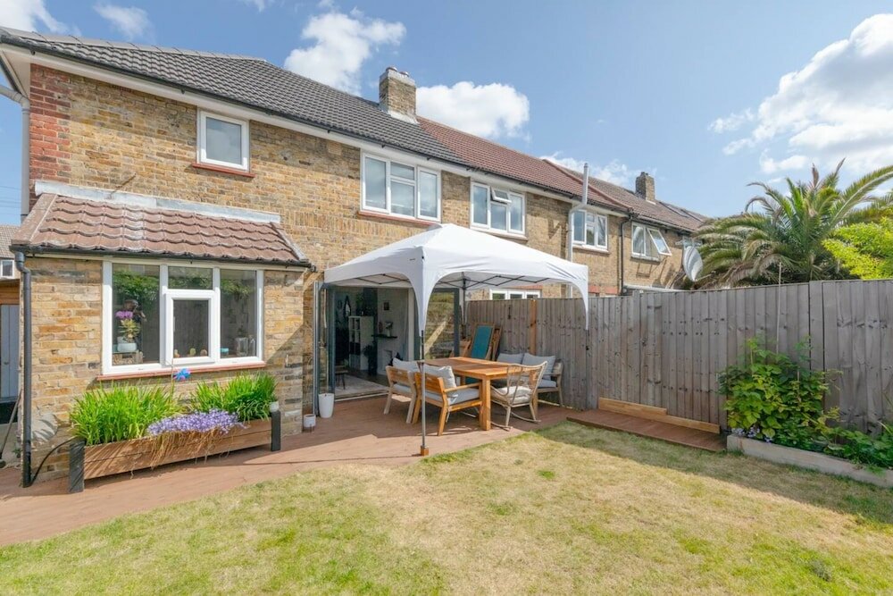 Фото Modern & Spacious 3bd House - Canning Town