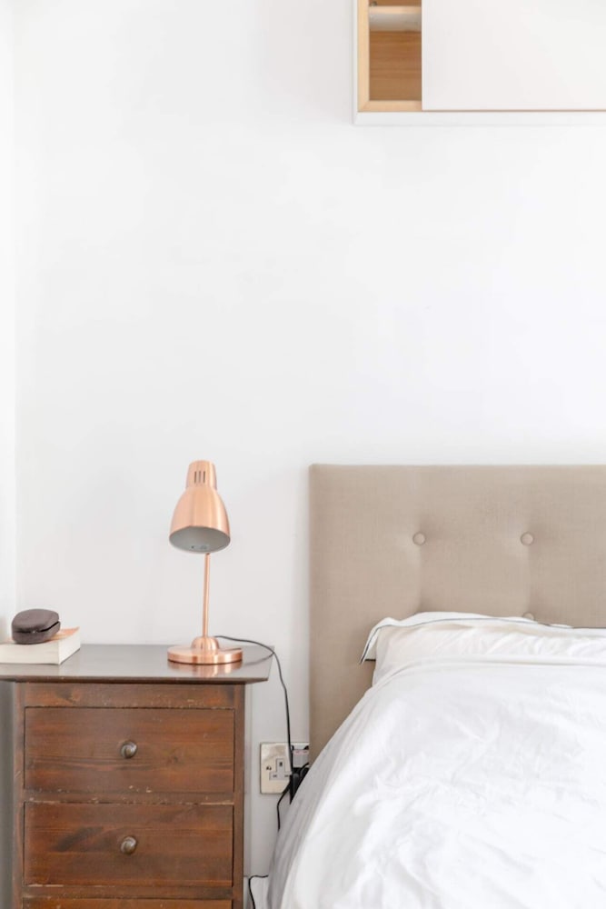 Фото Light & Modern 2bd Flat With Balcony - Brick Lane