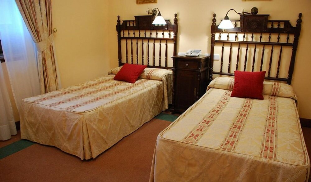 Фото Hotel Alvar Fañez