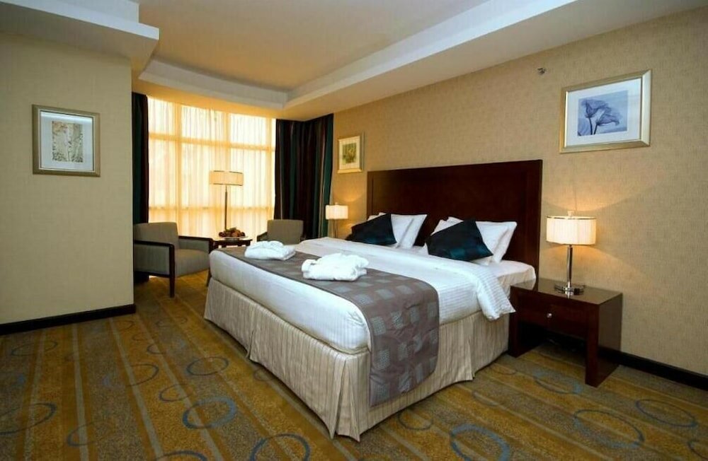 Фото Mercure Jeddah Al Hamra Salsabil Hotel