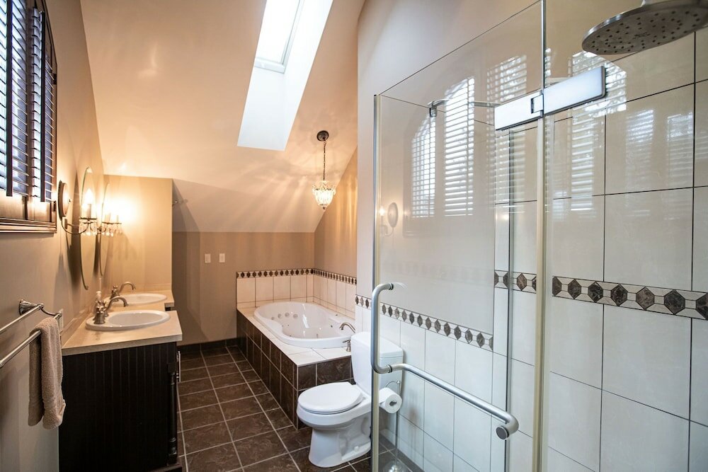 Фото Mountain Gateway by Revelstoke Vacations