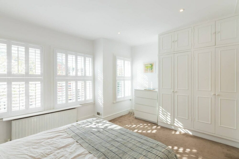 Фото Fabulous 4 Bed House With Garden in Fulham