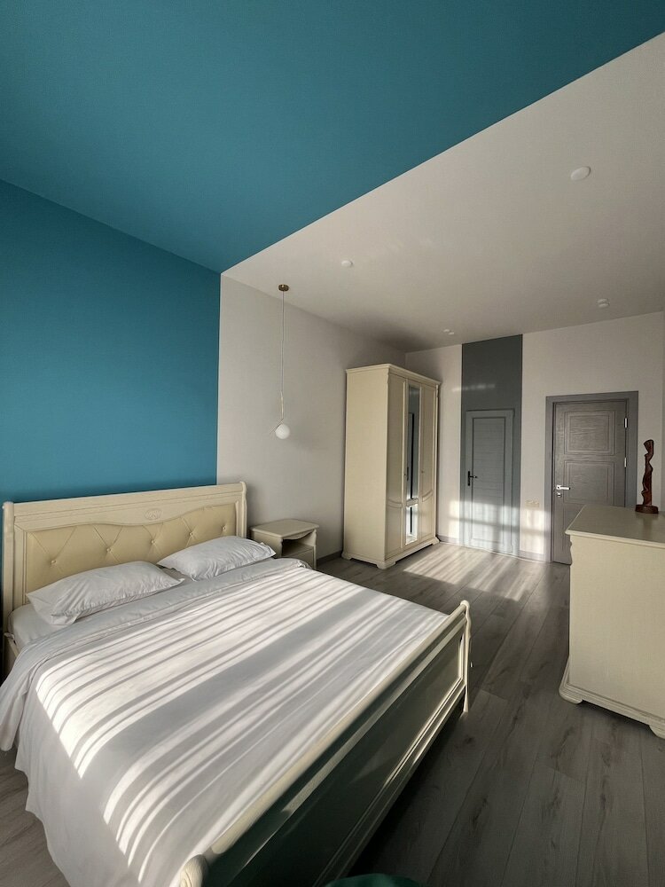 Фото Rooftop City View apartments