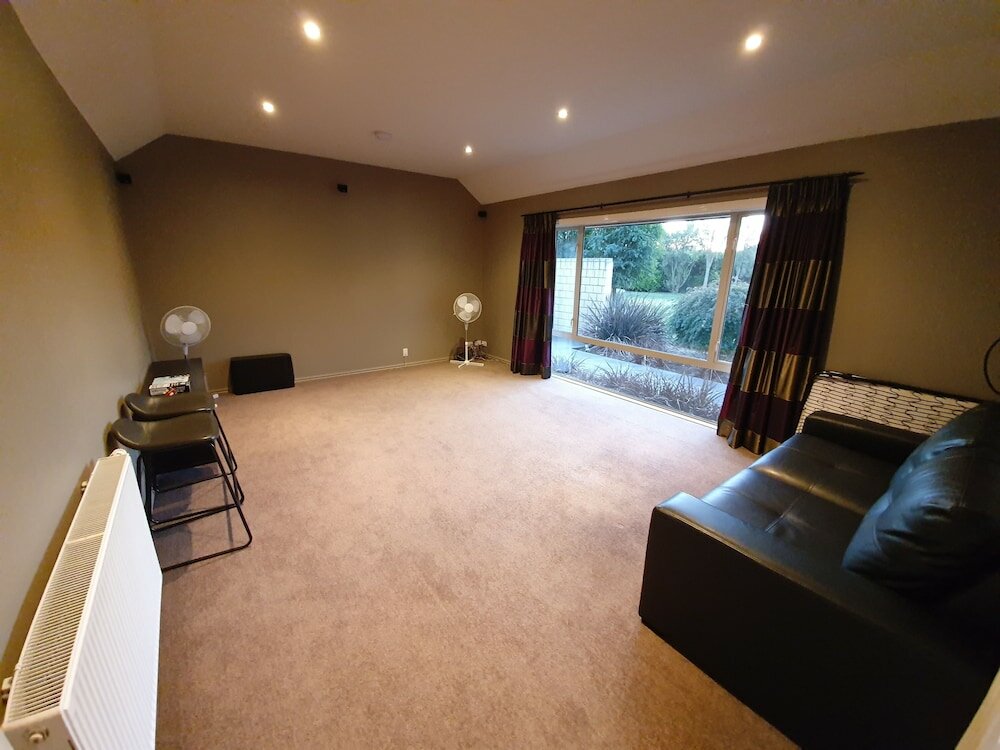 Фото Claremont Country Lodge B&b