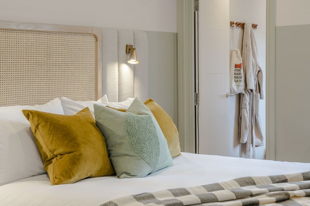 Фото Your Apartment Shepherd's Bush