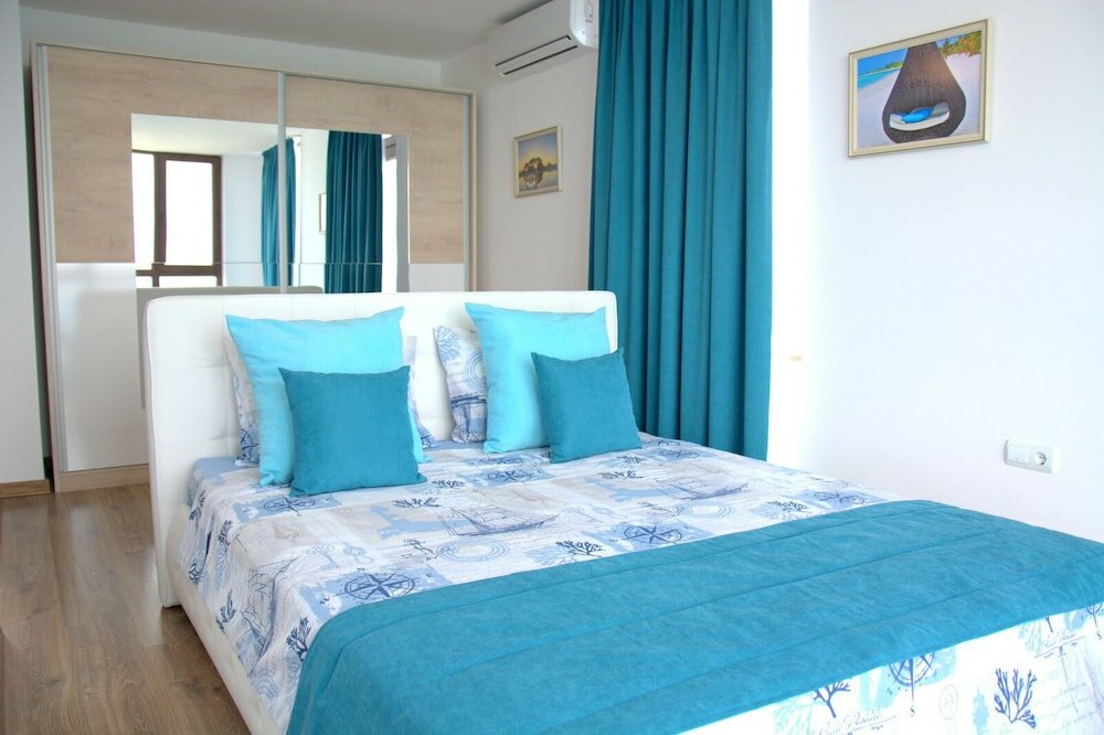 Фото Apartcomplex Golden Bay