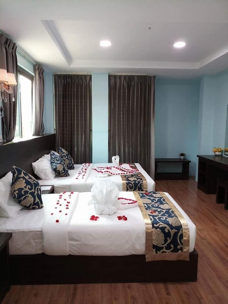 Фото Hotel San Taw Win