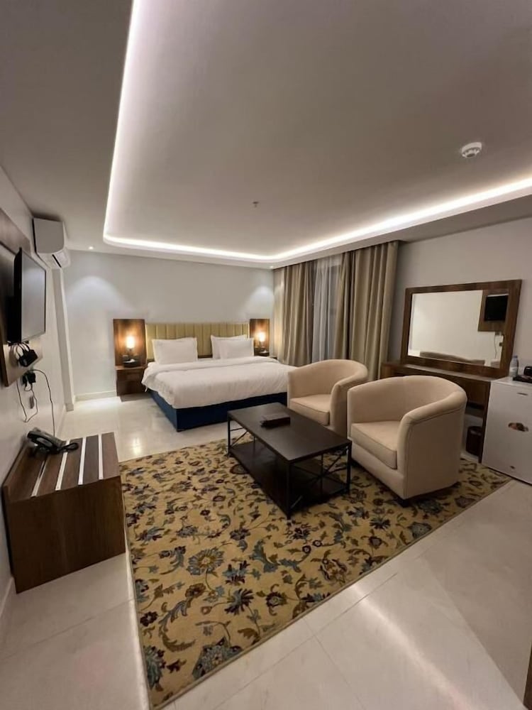 Фото Green Hills Hotel