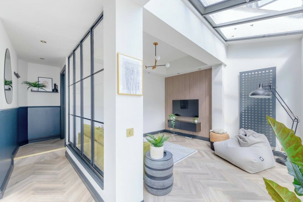 Фото Contemporary Elegance - 2bd Flat, Clapham!