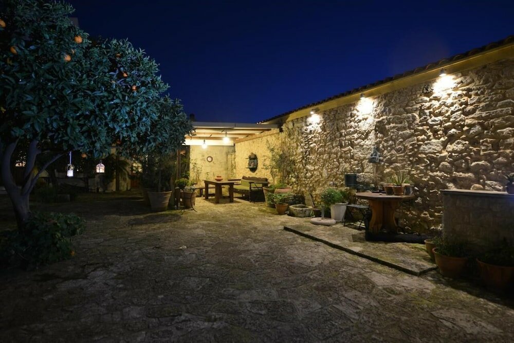 Фото Troullos Traditional Houses