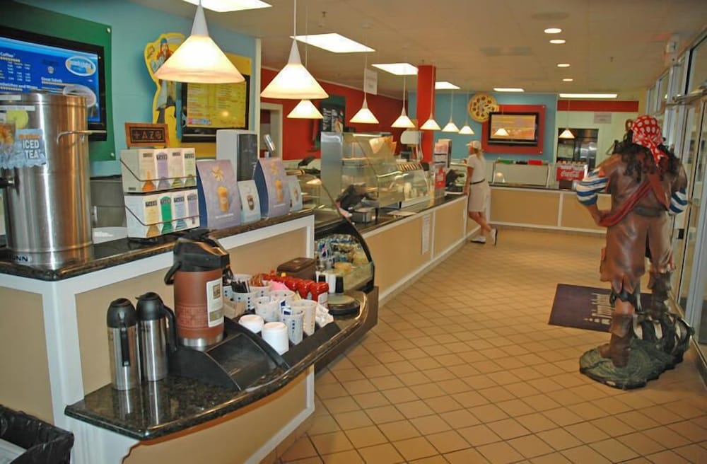 Фото 446 Tarpon Blvd