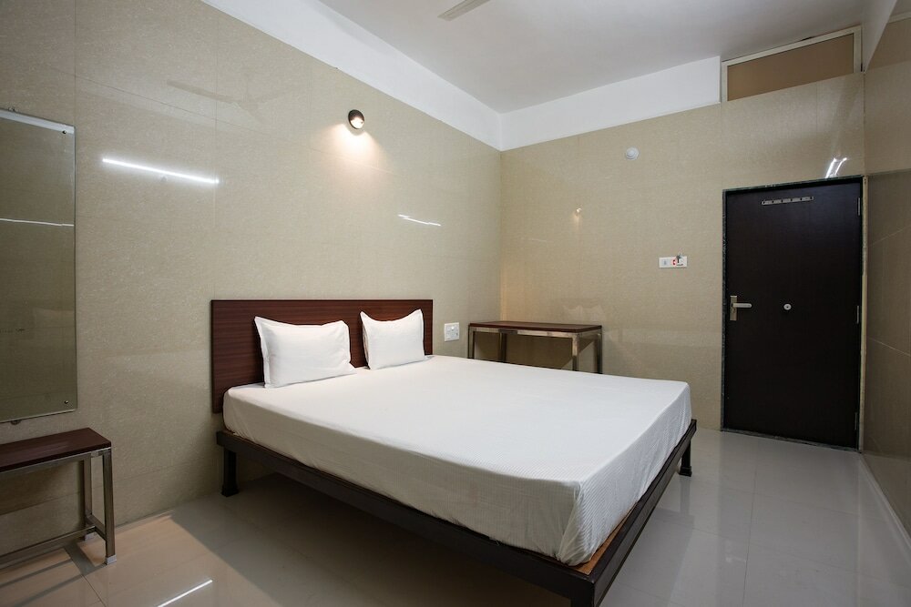 Фото Spot On 23725 Jay Shanti Palace Hotel