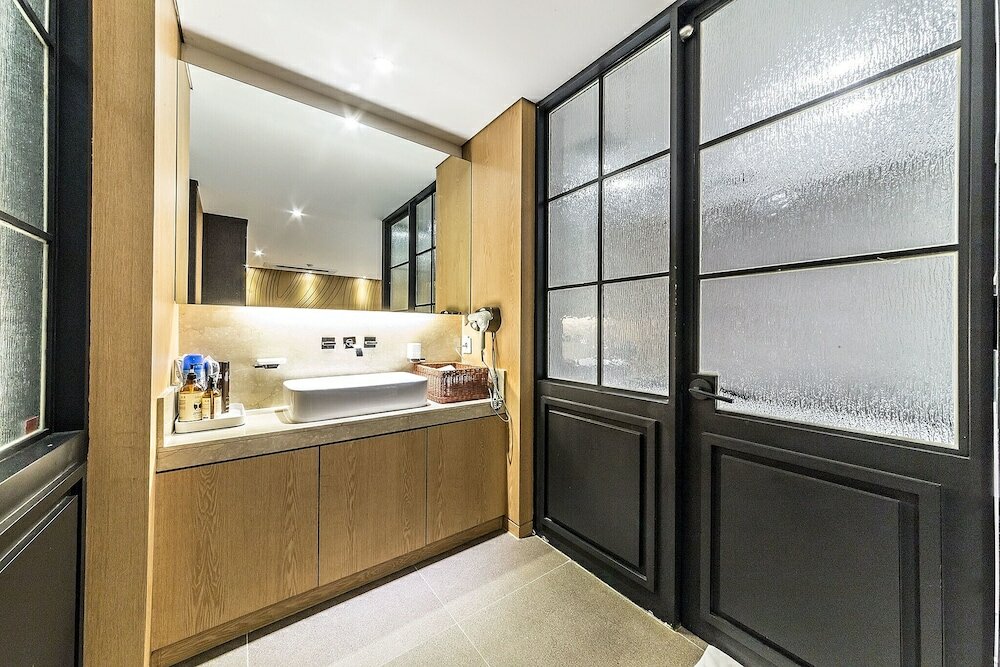 Фото Bucheon Renee