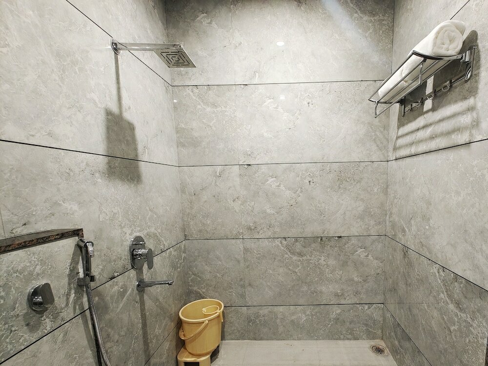 Фото Radha Residency by ShriGo Hotels