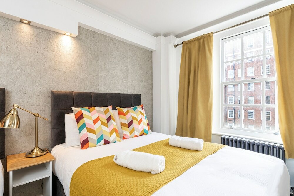 Фото Elegant 3 Bedrooms Apartment Near Hyde Park & Oxford St