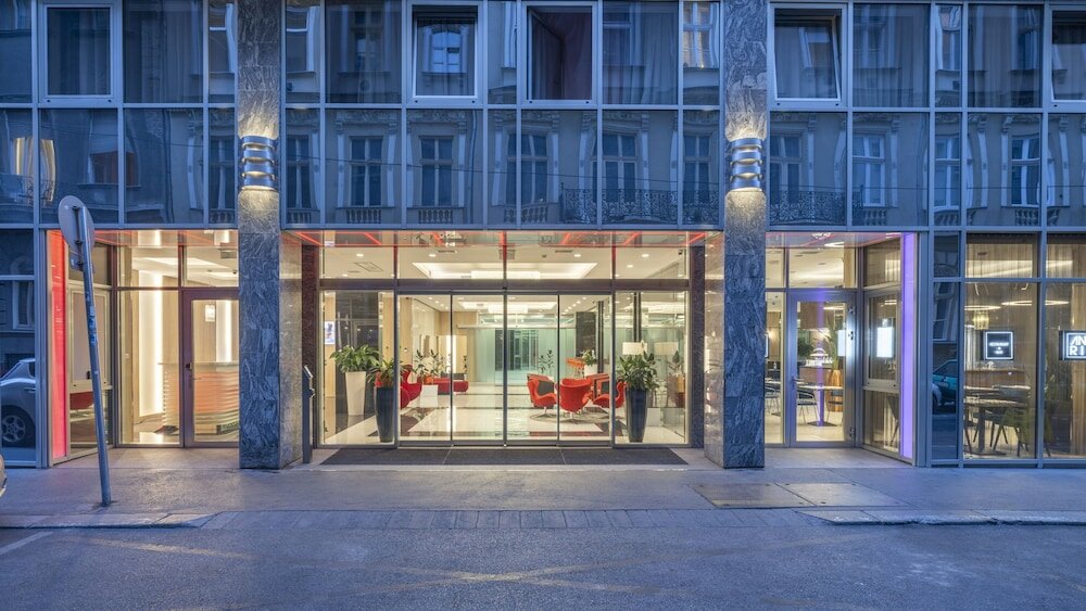 Фото Silver Crown Hotel & Residence